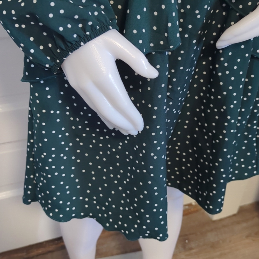 NWOT Uguest Emerald Polka Dot Ruffled Wrap Long Sleeve Dress Size XL - Picture 3 of 5